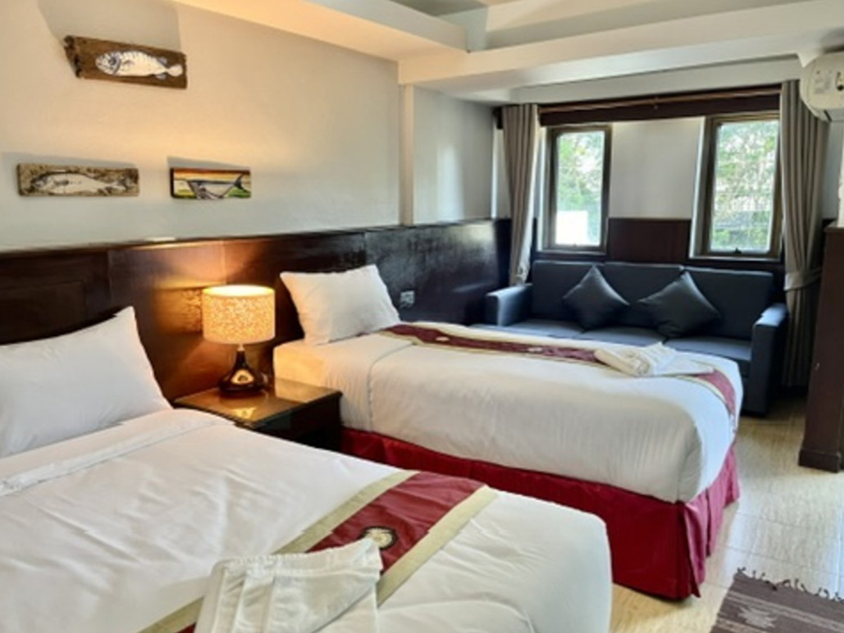 family-with-balcony-2