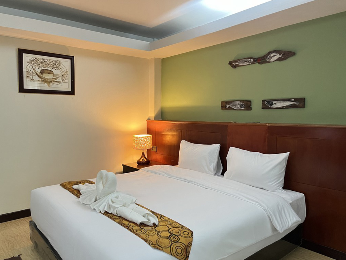 family-with-balcony-3