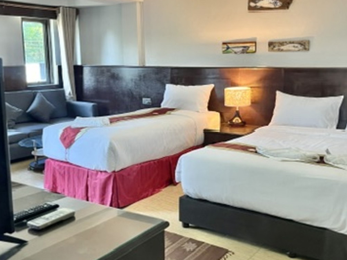 family-with-balcony-8